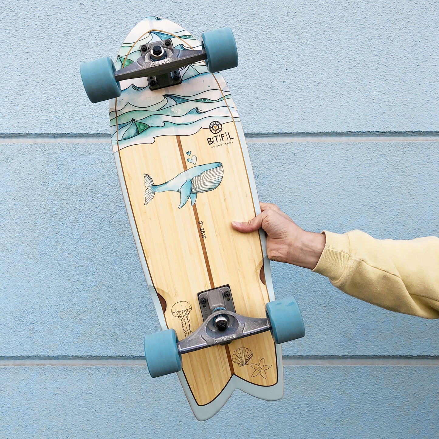 BTFL MOBY - kleines Surfskate mit Wal Design